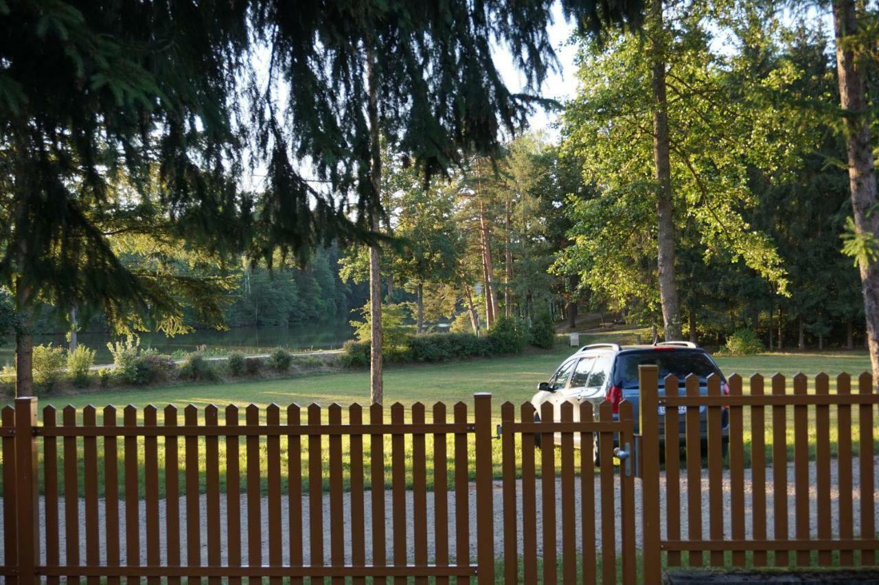 Gaestehaus Familie Loeffler - Ferienwohnung Am Stadtplatz In Litschau Exterior photo
