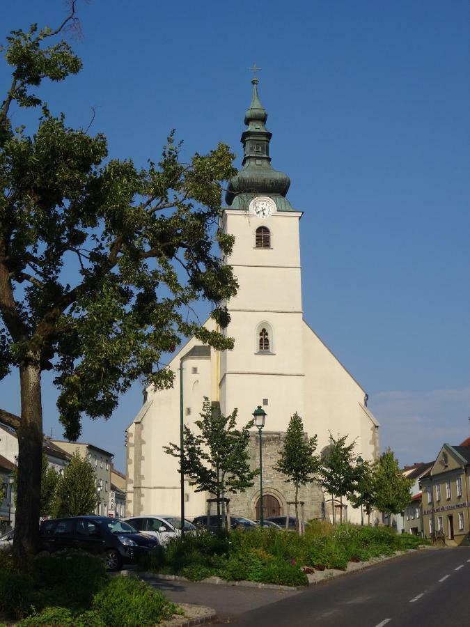 Gaestehaus Familie Loeffler - Ferienwohnung Am Stadtplatz In Litschau Exterior photo